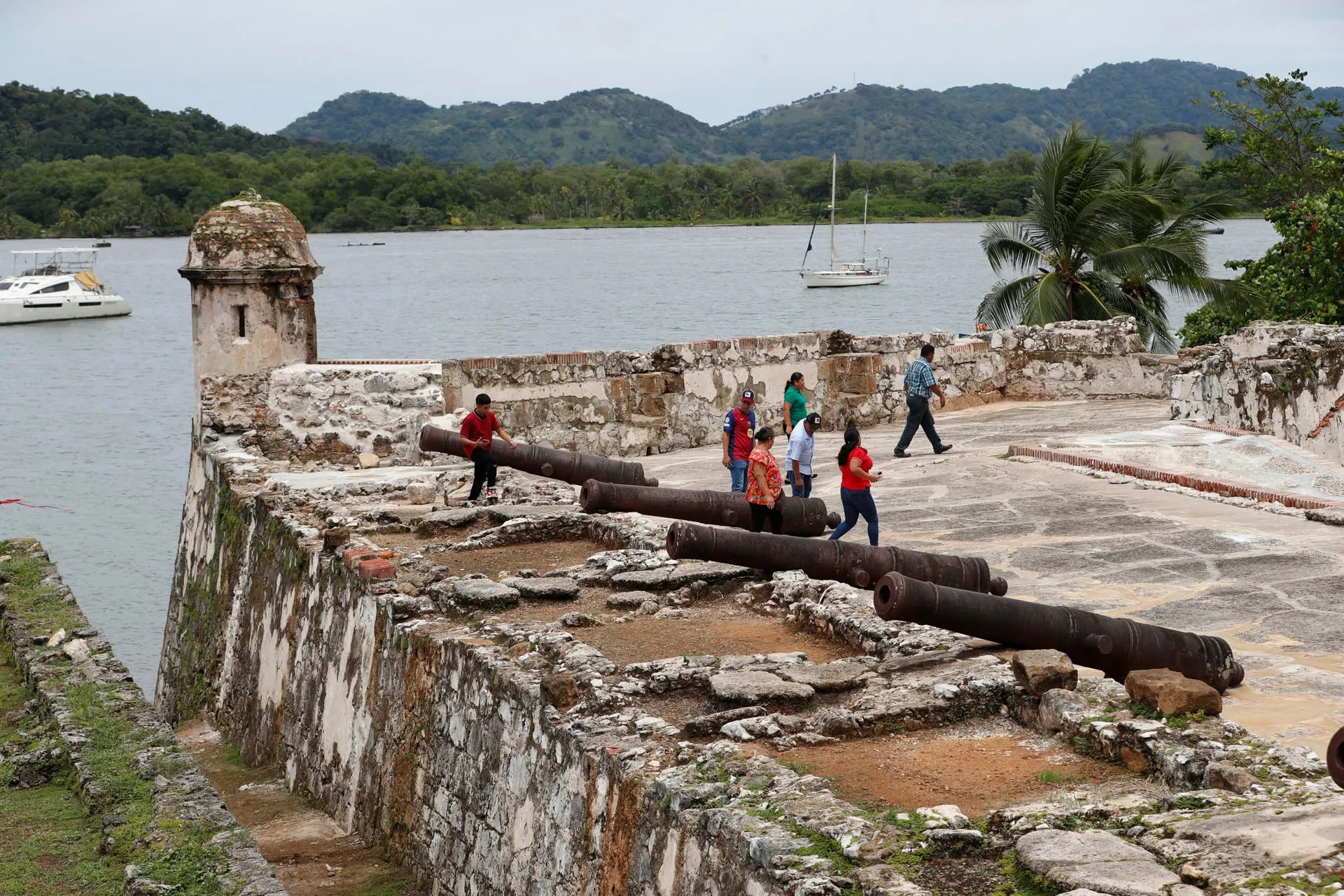 Tourists visit Barteries Santiago at Portobelo
