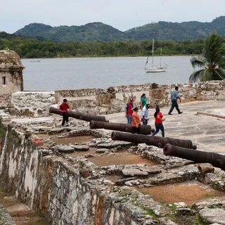 Tourists visit Barteries Santiago at Portobelo
